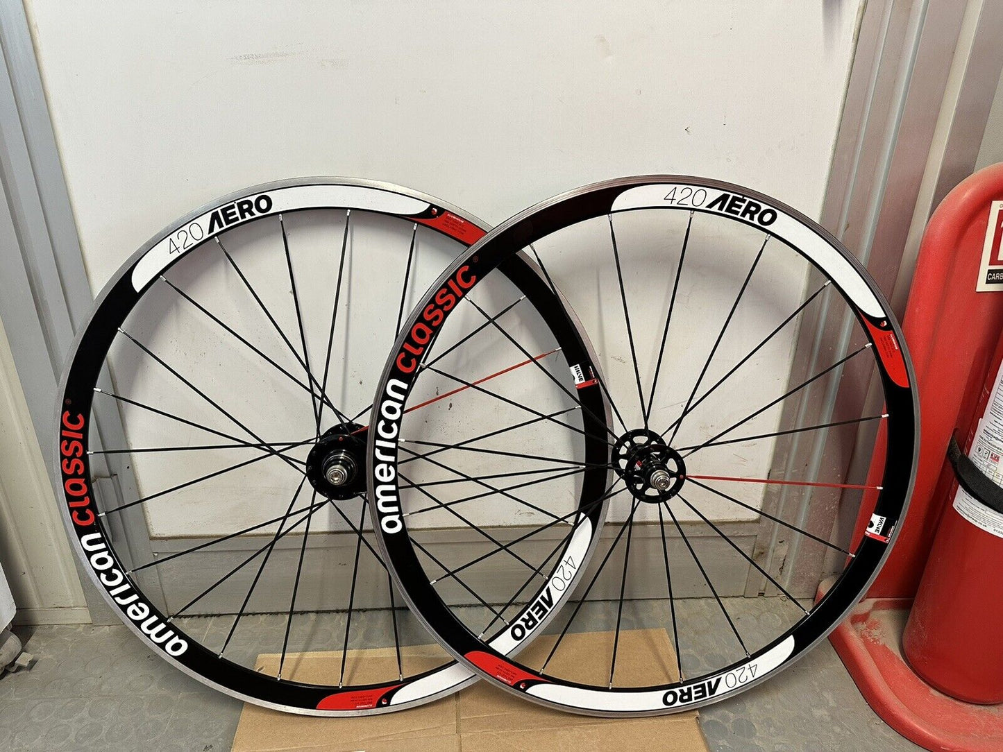 American Classic 420 aero Track Wheelset