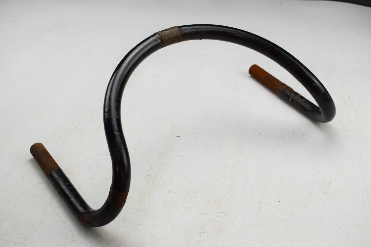 C.1930s LAUTERWASSER CELLULOID COVERED VINTAGE BICYCLE DROP HANDLEBARS (2)