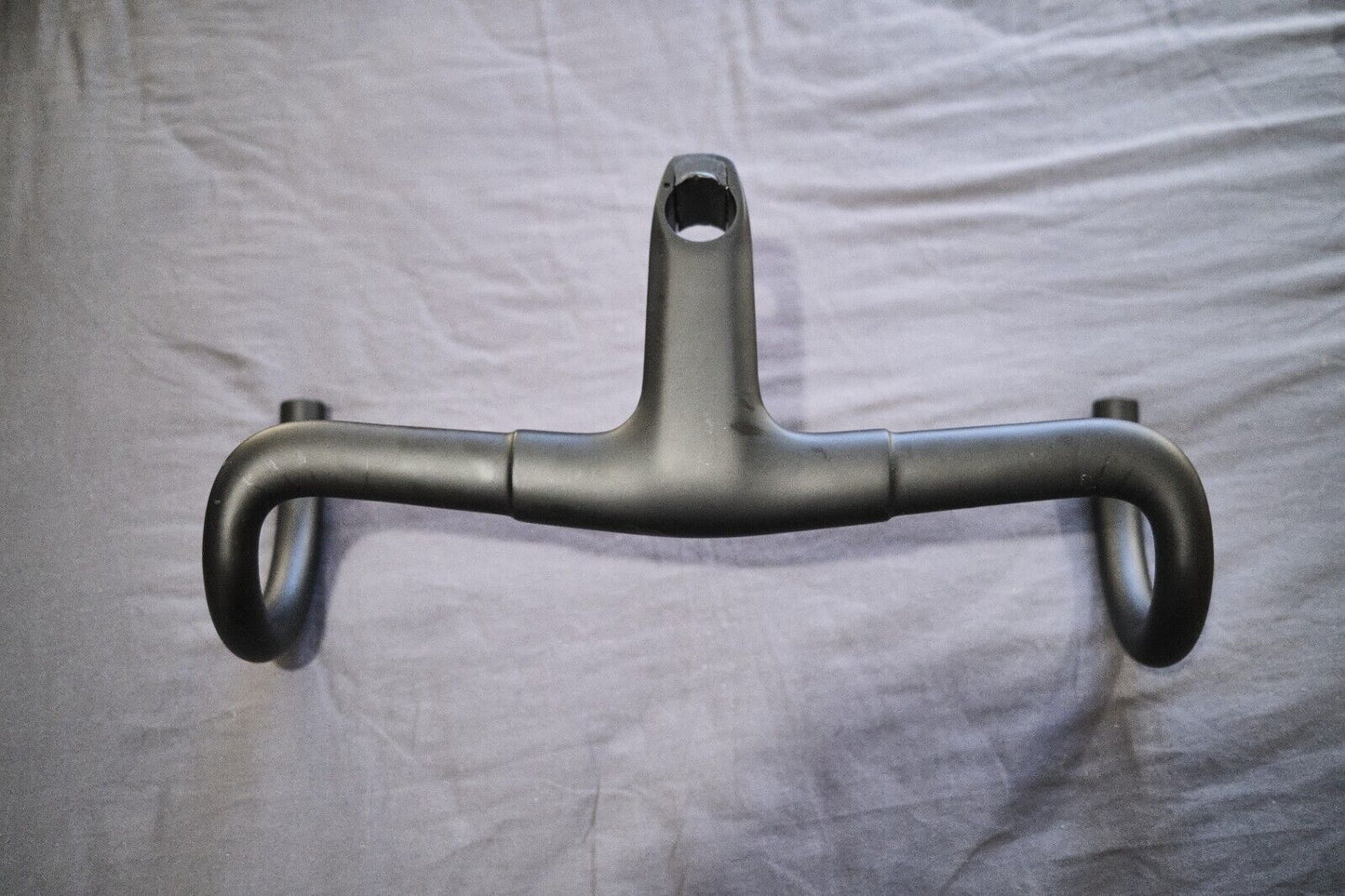 CANYON H31 Carbon Ergocockpit. 420mm Width - 70mm reach - 130mm Drop