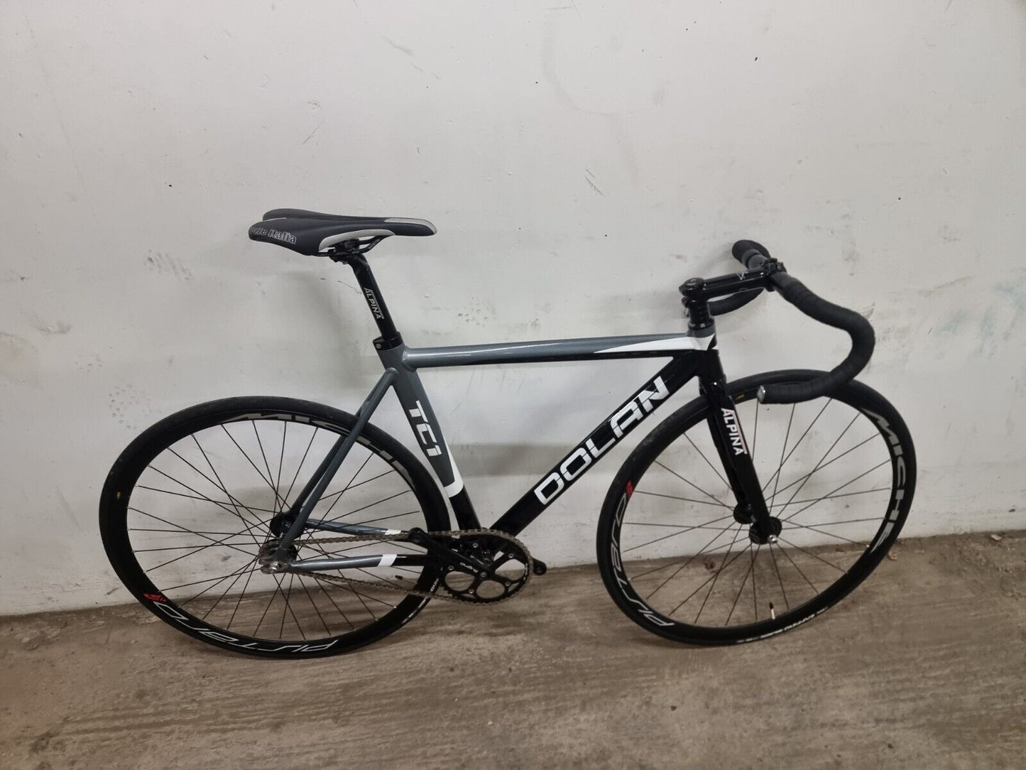 Dolan tc1 fixed gear track bike size 52 miche wheels sugino crankset