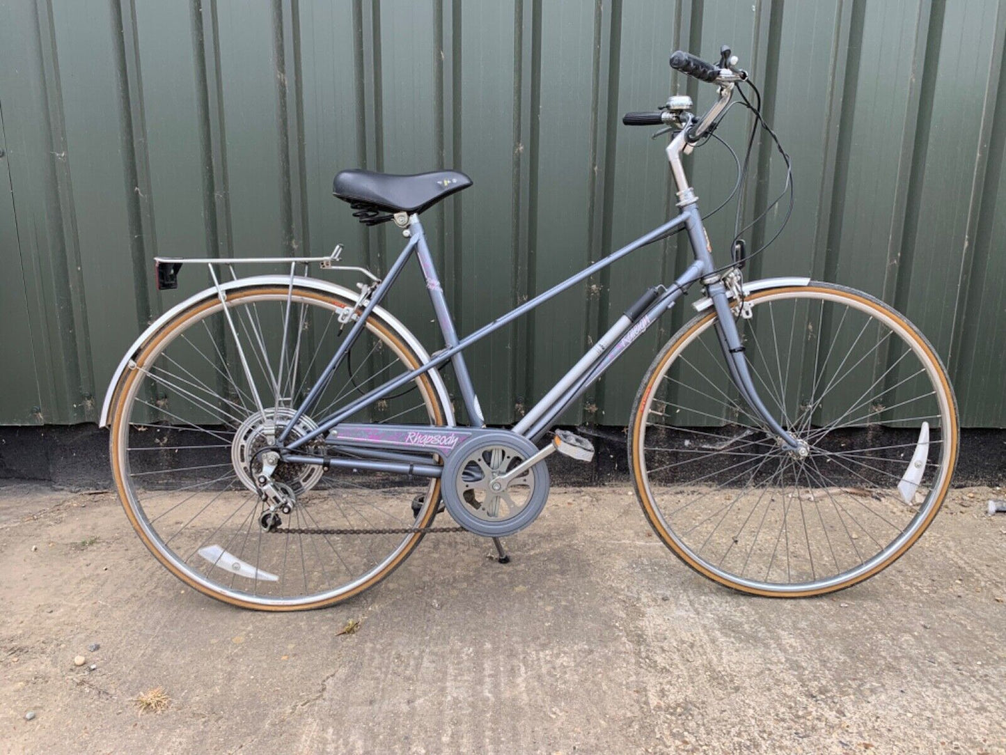 Ladies Raleigh Rhapsody bike exceptional condition.