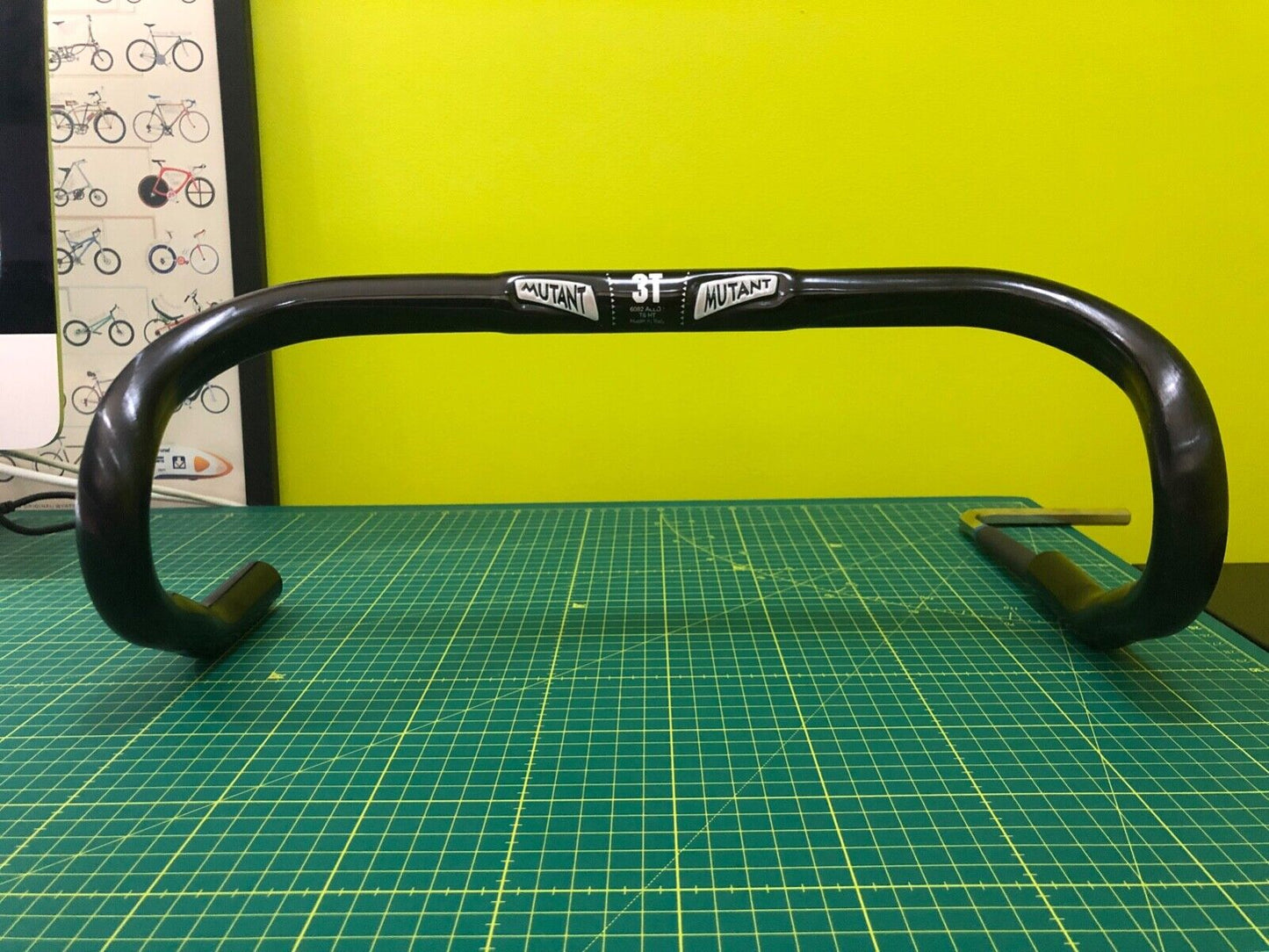 3T (3TTT) Mutant drop bars 26.0 clamp. RARE. VGC. 42cm (40cm C-C). AMAZING