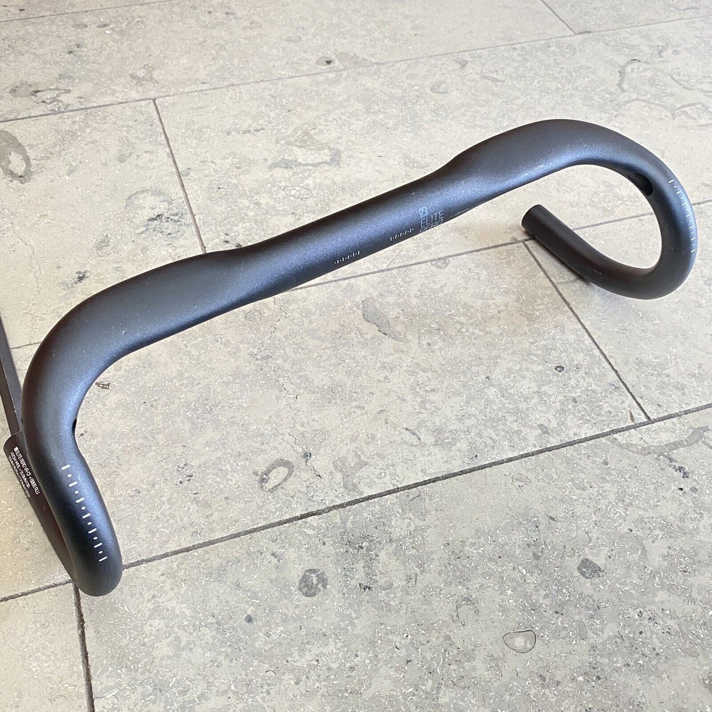 Bontrager Elite Aero VR-CF Handlebar 420mm Wide 31.8mmØ 93mm Reach 123mm Drop