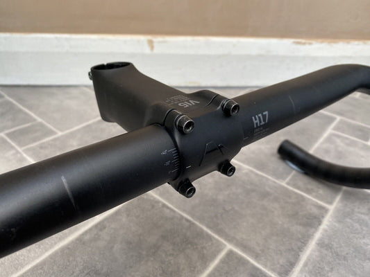 Canyon H17 420mm Drop Handlebar and V15 100mm Stem