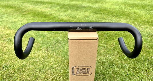 Canyon H17 Ergo AL Handlebar 400mm, Reach 70mm, Drop 128mm.
