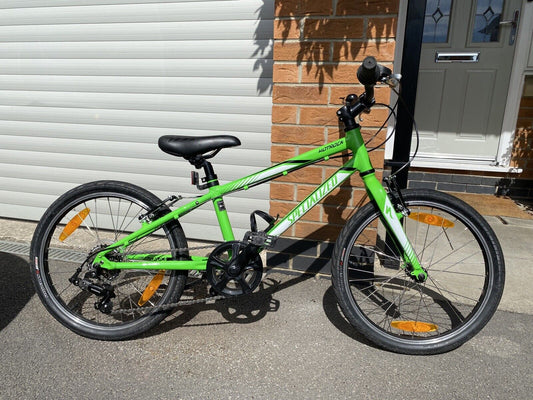 Childs Specialized Hotrock 20 Mountain Bike + Additional Set of Off Road Tyres