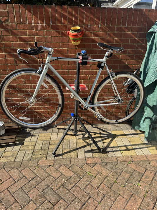 Cooper T100 Sebring Single Speed Road Bike with Tannus Airless tyres