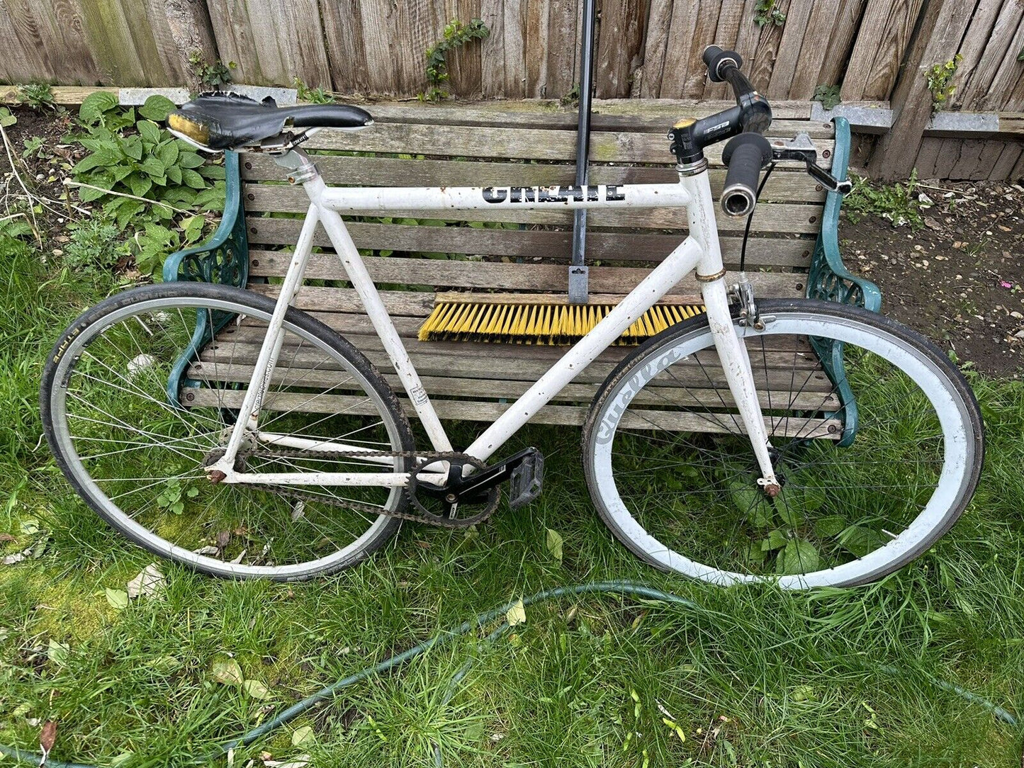 Create C8 700C Single-Speed / Fixie Road Commuter Bike 54cm M/L Steel White