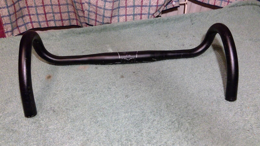 GIANT CONNECT DROP HANDLEBAR 44cm x 31.8mm = spec. CL:31.8, W:440, R:75, D:125