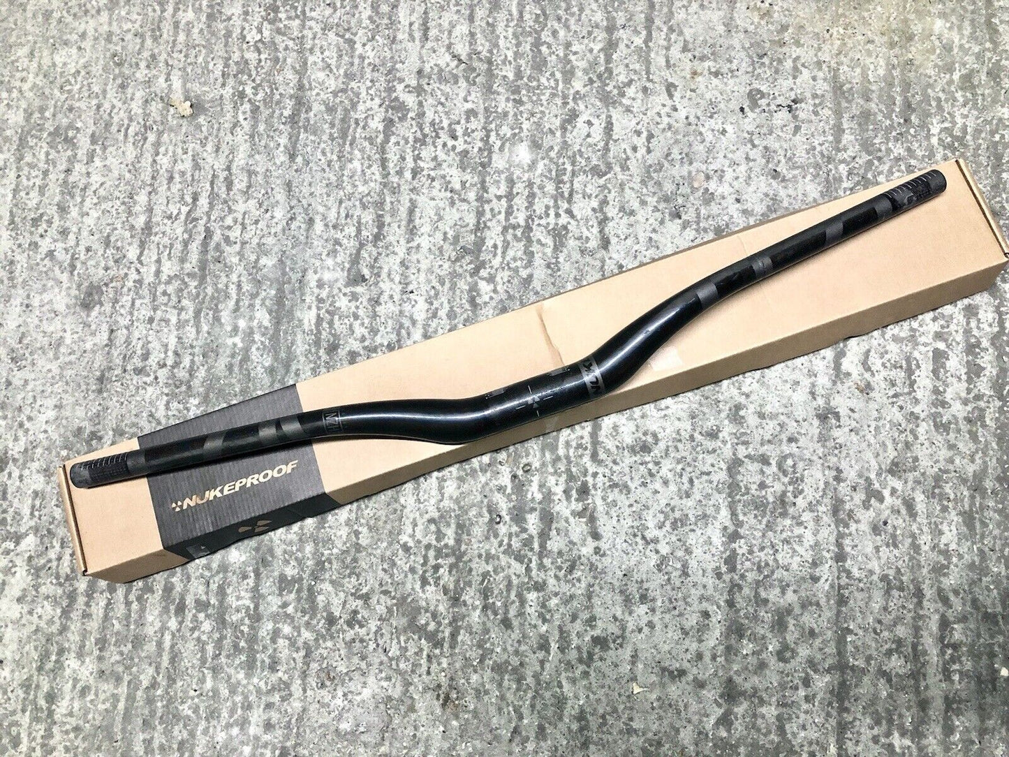 NUKEPROOF Horizon V2 Carbon Riser Bar 35 clamp 38 mm rise 780 wide trail enduro