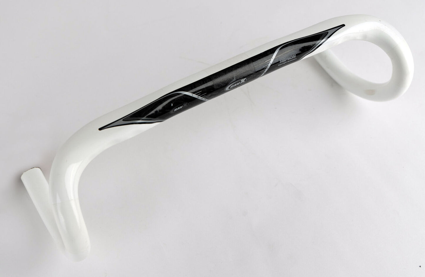 RavX Hemion Carbon Fiber Road Drop Handlebar 31.8 42cm // White