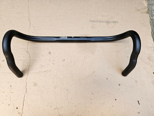 Salsa Moto Ace Short and Shallow Anatomic Road Drop Bars 44cm x 26.0mm Clamp