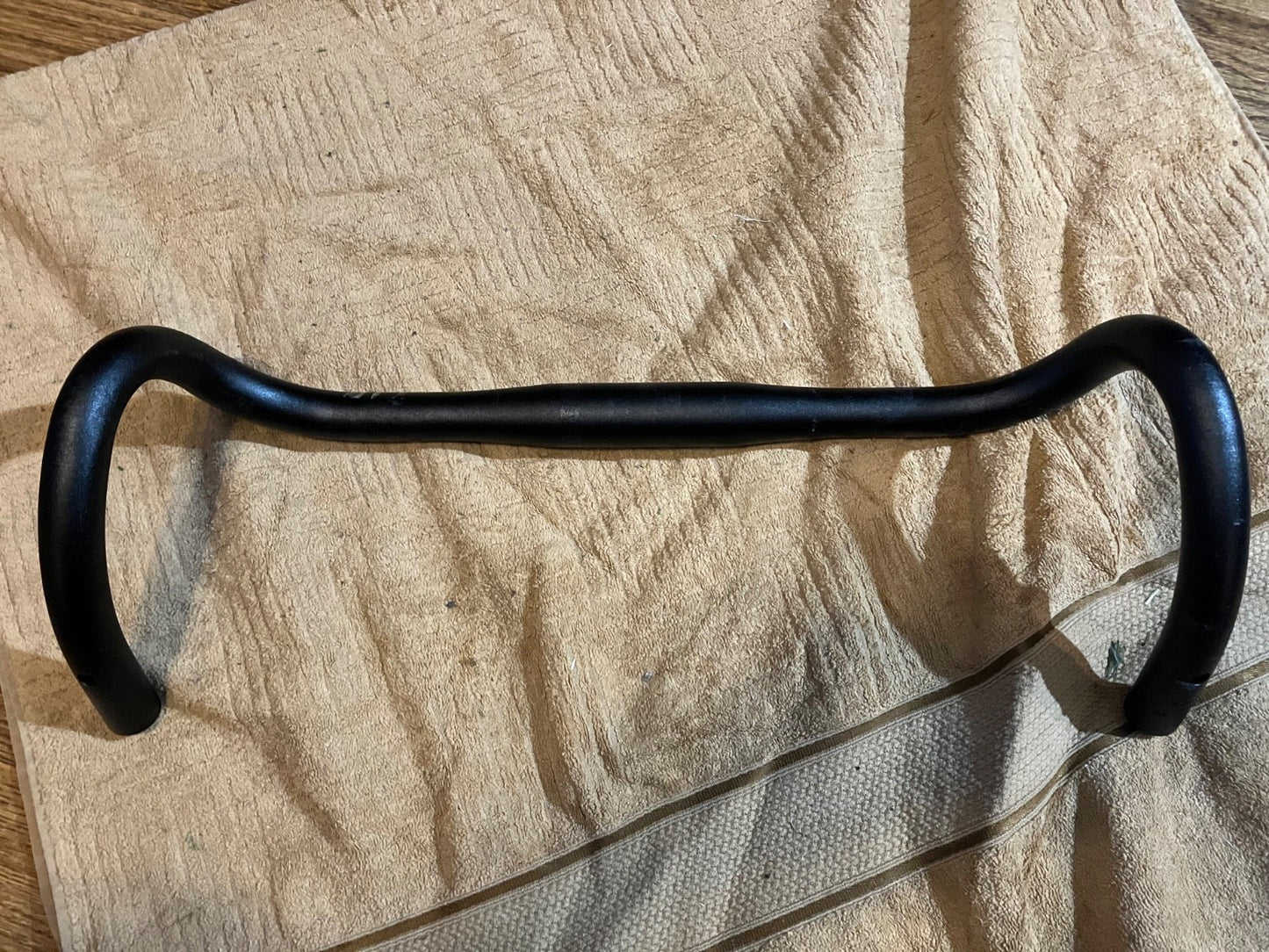 Specialized Adventure Gear, 118.9mm drop x 70mm reach x 12º flare