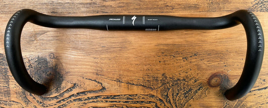 Specialized short reach handlebars. Width 38cm/drop 125mm/reach 65mm.