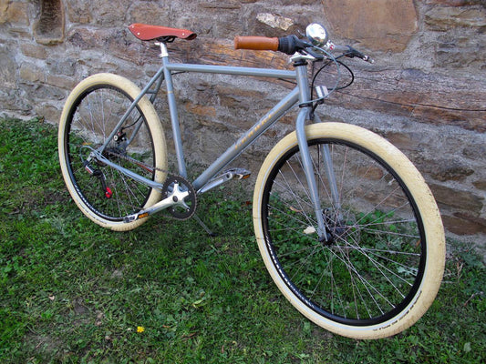 Vintage Leader Dominator Trekking, Cafe Racer Bike in Nardo Gray Color.