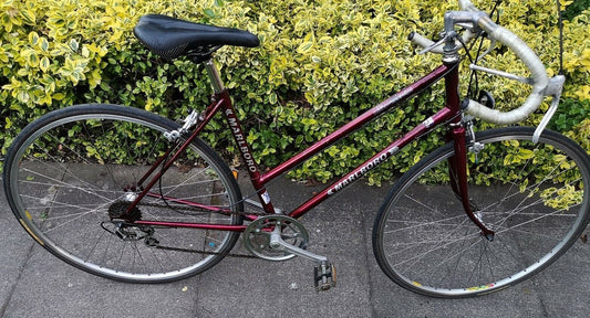 Vintage Road Marlboro Pennine bicycle 700X28c