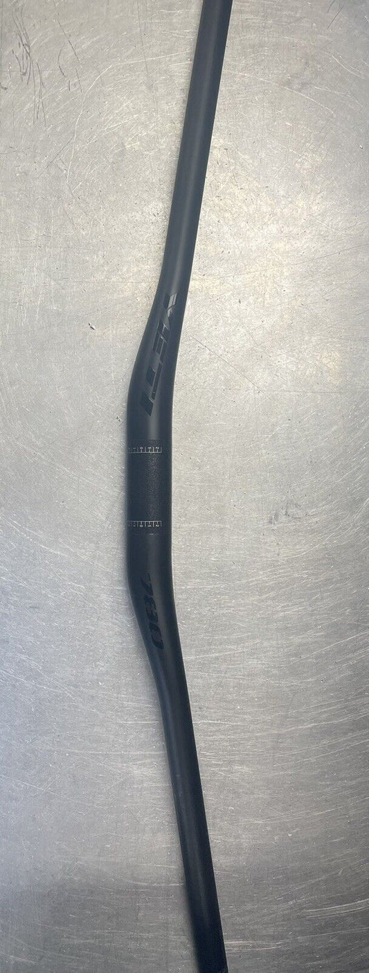 Yeti Carbon Riser Bars 780mm 35mm Bar Clamp
